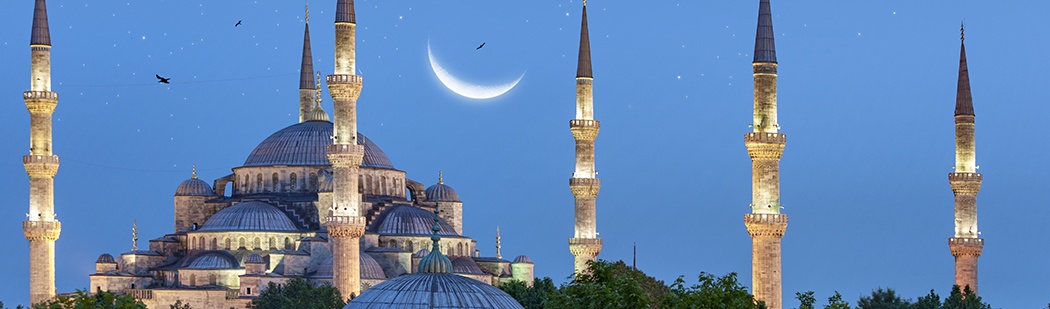 Jewish tours visiting Istanbul's Blue Mosque